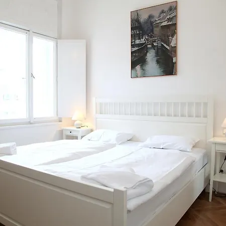 Apartmán 110 M2 4 Apt With Balcony & Park View *