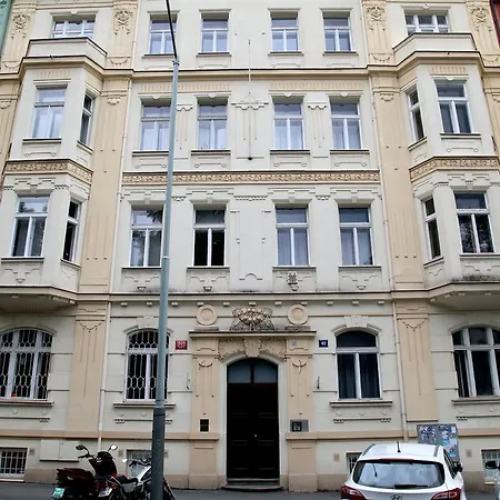 110 M2 4 Apt With Balcony & Park View Apartmán
