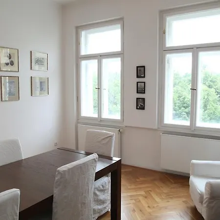 110 M2 4 Apt With Balcony & Park View Apartmán Praha