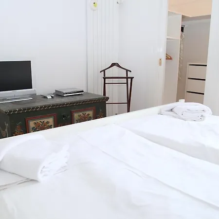 Apartmán 110 M2 4 Apt With Balcony & Park View Praha